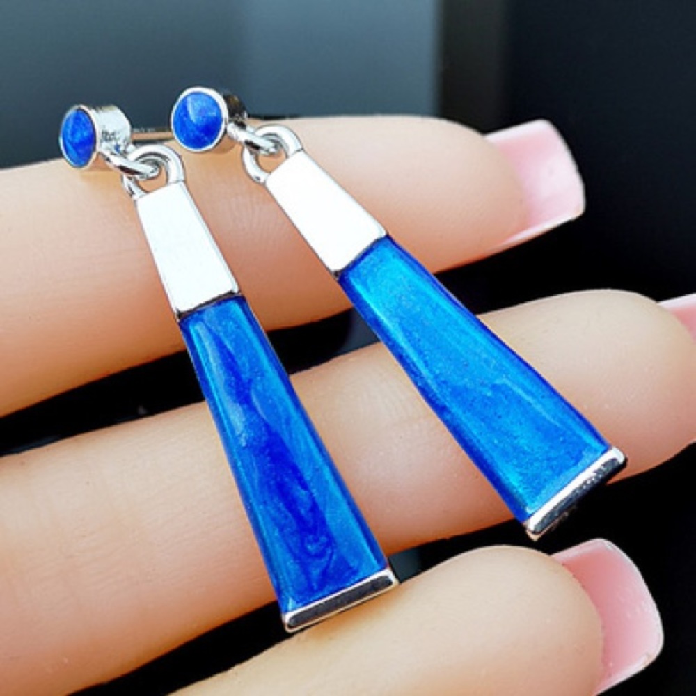🔷Super fun Platinum drop earrings🔷